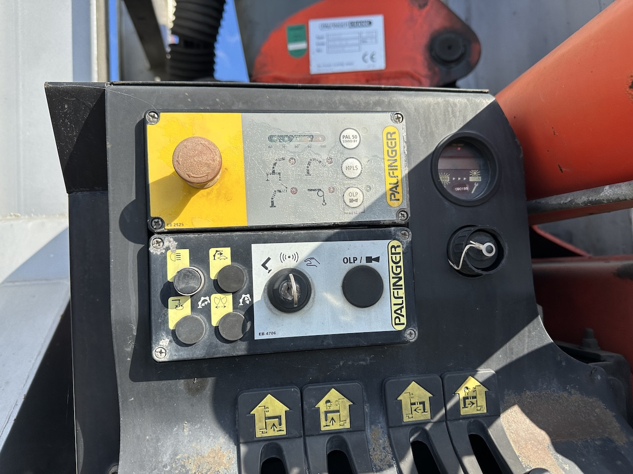 Palfinger Glas Kran Mulde PK 16502 - Abrollkipper, Autokran: das Bild 2 Palfinger Glas Kran Mulde PK 16502 - Abrollkipper, Autokran: das Bild 2