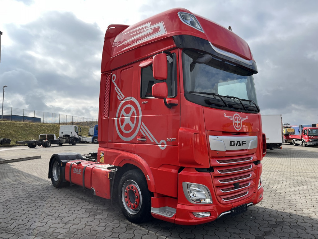 Sattelzugmaschine Daf XF 530 4x2  Low Liner   Exclusive Line   SZM: das Bild 13