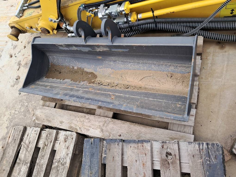 Komatsu PC24MR-5 NEW BUCKET SET + QC - Schaufel für Baumaschine: das Bild 2 Komatsu PC24MR-5 NEW BUCKET SET + QC - Schaufel für Baumaschine: das Bild 2