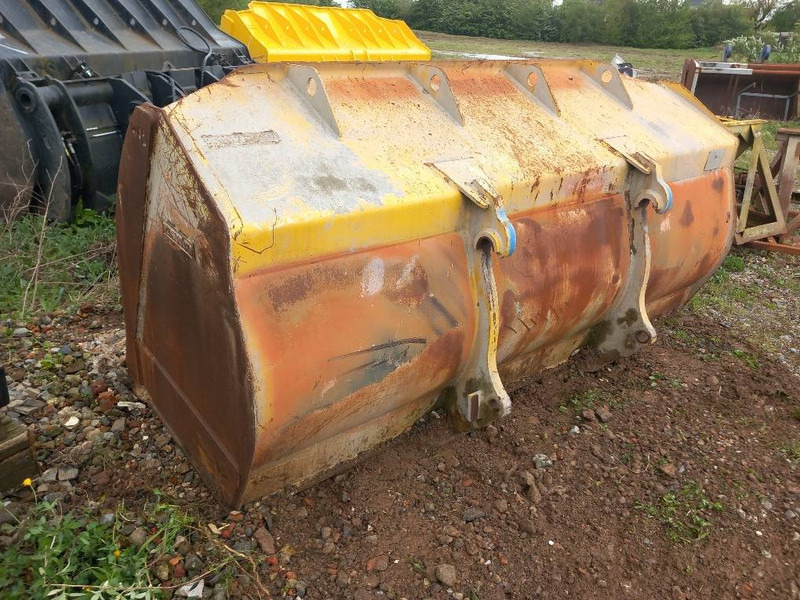 Komatsu WA380-8 QC & Bucket - Schaufel für Baumaschine: das Bild 3 Komatsu WA380-8 QC & Bucket - Schaufel für Baumaschine: das Bild 3