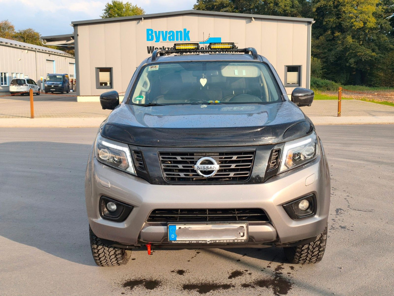 Nissan Navara NP300 N-Guard Double Cab 4x4 - SUV/ Geländewagen: das Bild 2 Nissan Navara NP300 N-Guard Double Cab 4x4 - SUV/ Geländewagen: das Bild 2