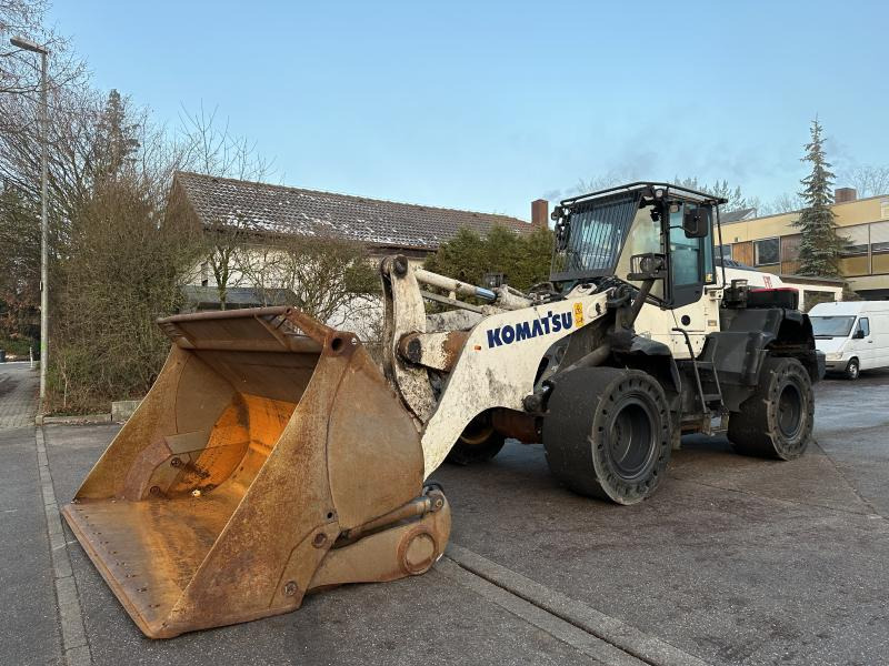 Komatsu WA 320-8 Klappsch. Hochlader WAAGE Schutzbel. Klim WA 320-8 Klappsch. Hochlader WAAGE Schutzbel. Klima - Radlader: das Bild 2 Komatsu WA 320-8 Klappsch. Hochlader WAAGE Schutzbel. Klim WA 320-8 Klappsch. Hochlader WAAGE Schutzbel. Klima - Radlader: das Bild 2