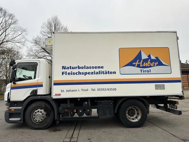 Scania P230 Fleisch Rohrbahnen - Kühlkoffer LKW: das Bild 2 Scania P230 Fleisch Rohrbahnen - Kühlkoffer LKW: das Bild 2