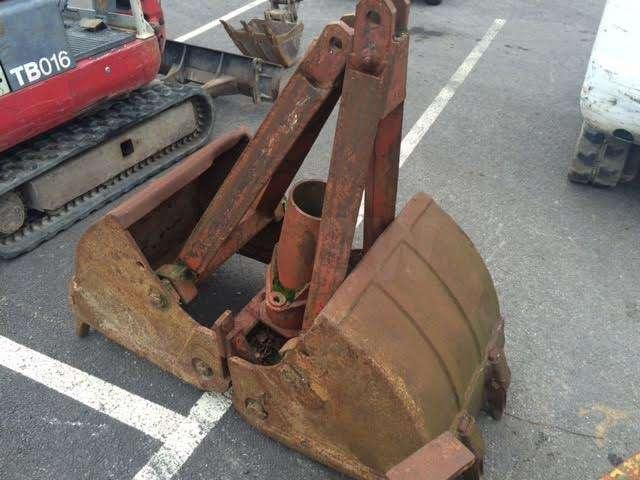 CASE 600mm - ejecteurs - Greifer: das Bild 1 CASE 600mm - ejecteurs - Greifer: das Bild 1