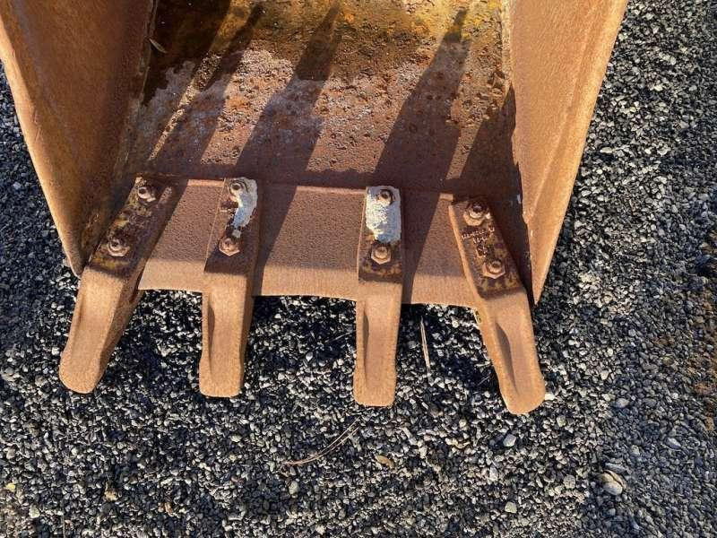 CATERPILLAR 570mm - type tractopelle - Baggerschaufel: das Bild 2 CATERPILLAR 570mm - type tractopelle - Baggerschaufel: das Bild 2