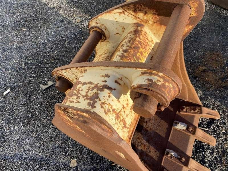 CATERPILLAR 570mm - type tractopelle - Baggerschaufel: das Bild 5 CATERPILLAR 570mm - type tractopelle - Baggerschaufel: das Bild 5