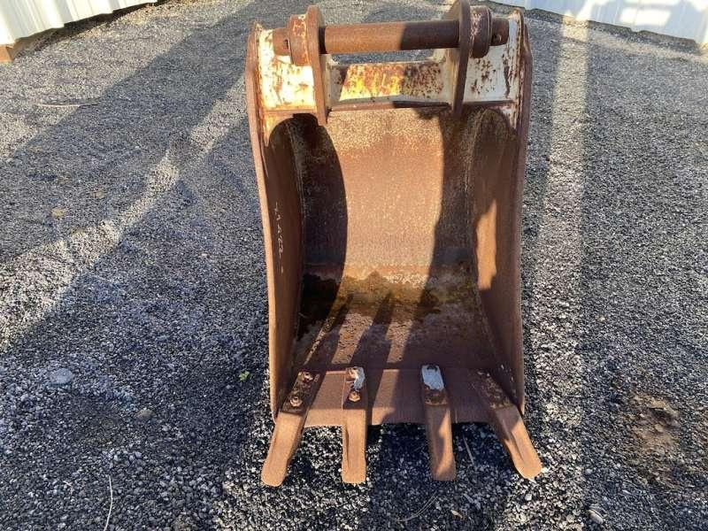 CATERPILLAR 570mm - type tractopelle - Baggerschaufel: das Bild 3 CATERPILLAR 570mm - type tractopelle - Baggerschaufel: das Bild 3