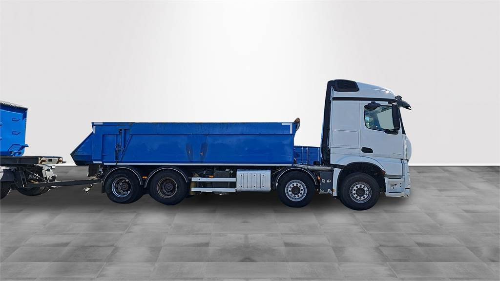 Mercedes-Benz AROCS 3758 L 8x4 - Kipper: das Bild 4 Mercedes-Benz AROCS 3758 L 8x4 - Kipper: das Bild 4