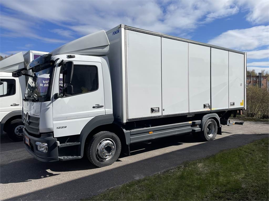 Mercedes-Benz ATEGO 1223L - Koffer LKW: das Bild 2 Mercedes-Benz ATEGO 1223L - Koffer LKW: das Bild 2