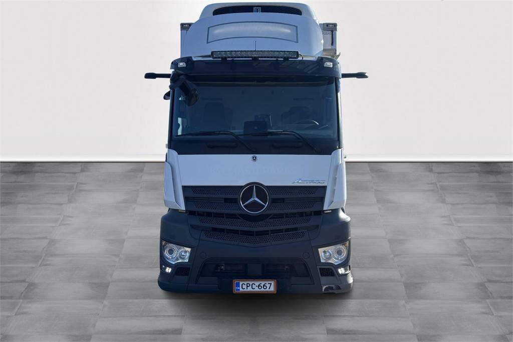 Mercedes-Benz Actros 2551 9.9m FRC 07/2027 - Isotherm LKW: das Bild 3 Mercedes-Benz Actros 2551 9.9m FRC 07/2027 - Isotherm LKW: das Bild 3