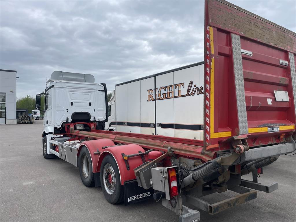 Mercedes-Benz Actros L 2551 L/6x2ENA - Fahrgestell LKW: das Bild 4 Mercedes-Benz Actros L 2551 L/6x2ENA - Fahrgestell LKW: das Bild 4