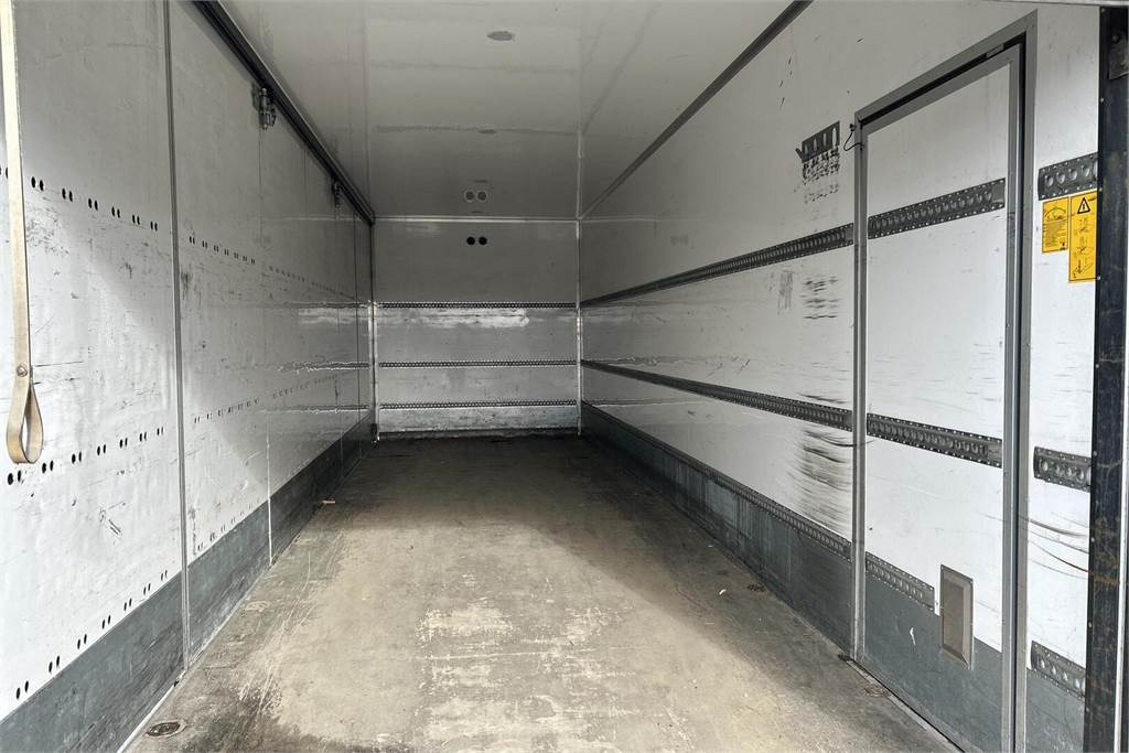 Mercedes-Benz Antos 1827 L/4x2 KSA-KORI+PL-NOSTIN - Isotherm LKW: das Bild 5 Mercedes-Benz Antos 1827 L/4x2 KSA-KORI+PL-NOSTIN - Isotherm LKW: das Bild 5