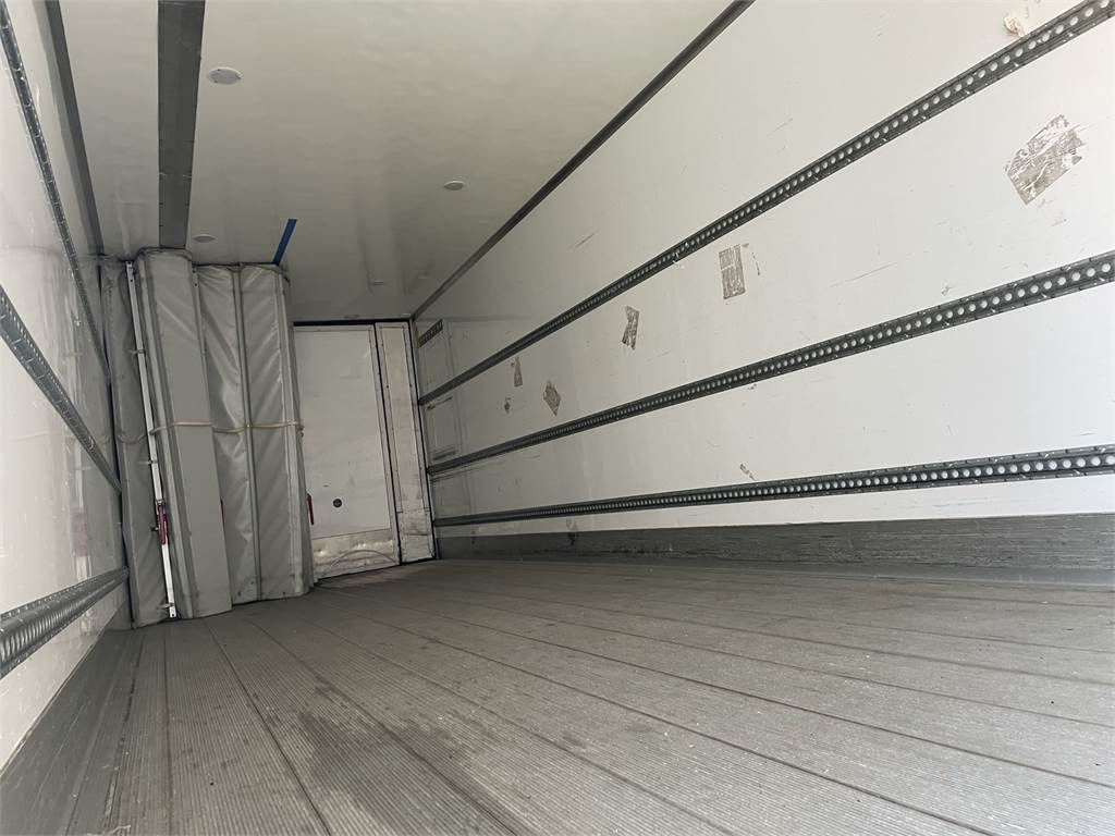 Mercedes-Benz Antos 1830L FRC kakslämpökori + PL-Nostin - Isotherm LKW: das Bild 2 Mercedes-Benz Antos 1830L FRC kakslämpökori + PL-Nostin - Isotherm LKW: das Bild 2