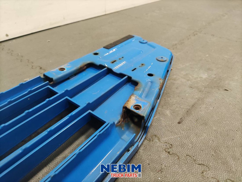 Volvo Volvo - 82208512 - Treeplank FH4 boven compleet - Ersatzteile für LKW: das Bild 4 Volvo Volvo - 82208512 - Treeplank FH4 boven compleet - Ersatzteile für LKW: das Bild 4