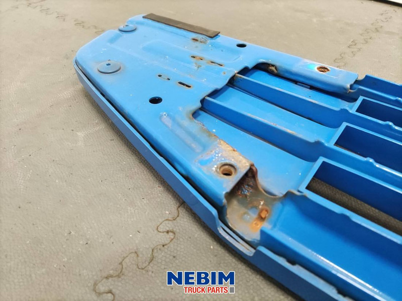 Volvo Volvo - 82208512 - Treeplank FH4 boven compleet - Ersatzteile für LKW: das Bild 3 Volvo Volvo - 82208512 - Treeplank FH4 boven compleet - Ersatzteile für LKW: das Bild 3