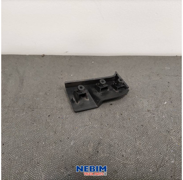 Volvo Volvo - 82453926 - Inzetstuk rechts - Ersatzteile für LKW: das Bild 2 Volvo Volvo - 82453926 - Inzetstuk rechts - Ersatzteile für LKW: das Bild 2