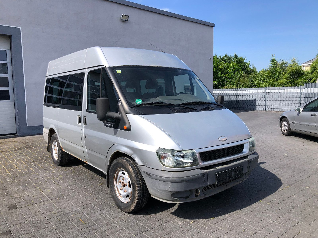 Ford Transit 2.4 TDi, Heckantrieb, 8-Sitzer, Klima - Personentransporter: das Bild 3 Ford Transit 2.4 TDi, Heckantrieb, 8-Sitzer, Klima - Personentransporter: das Bild 3