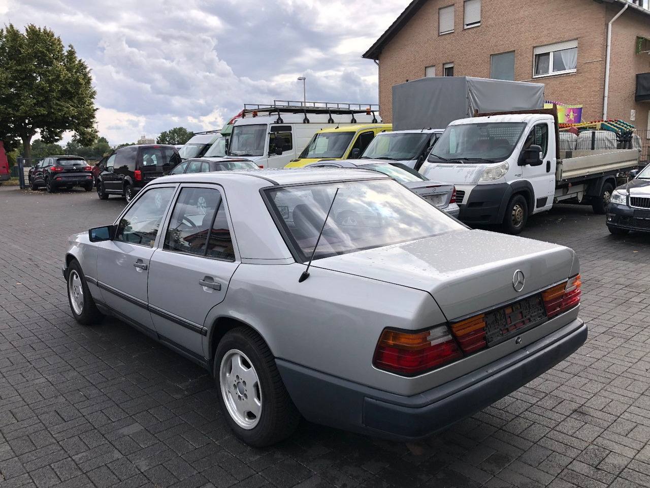 Mercedes-Benz W124 E 260 - Limousine: das Bild 4 Mercedes-Benz W124 E 260 - Limousine: das Bild 4