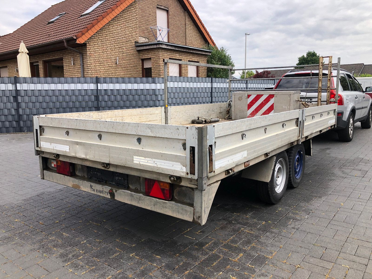 THULE D9 - 2500 kg GG, 4,20m. lang - Pritschenanhänger/ Plattformanhänger: das Bild 2 THULE D9 - 2500 kg GG, 4,20m. lang - Pritschenanhänger/ Plattformanhänger: das Bild 2