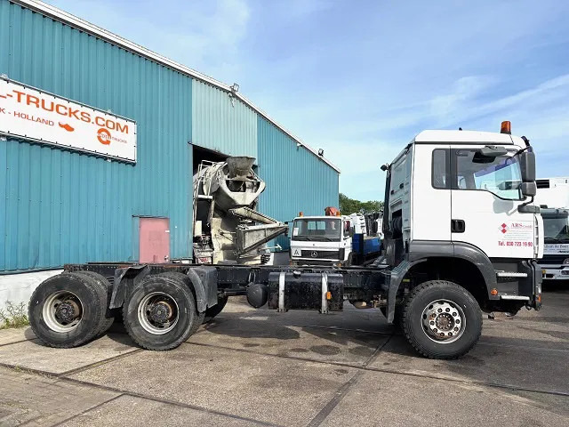 MAN TGA 33.460 6x4 FULL STEEL CHASSIS (6-CILINDER HEADS) (ZF16 MANUAL GEARBOX / FULL STEEL SUSPENSION / REDUCTIONS AXLES / AIRCONDIT - Fahrgestell LKW: das Bild 4 MAN TGA 33.460 6x4 FULL STEEL CHASSIS (6-CILINDER HEADS) (ZF16 MANUAL GEARBOX / FULL STEEL SUSPENSION / REDUCTIONS AXLES / AIRCONDIT - Fahrgestell LKW: das Bild 4