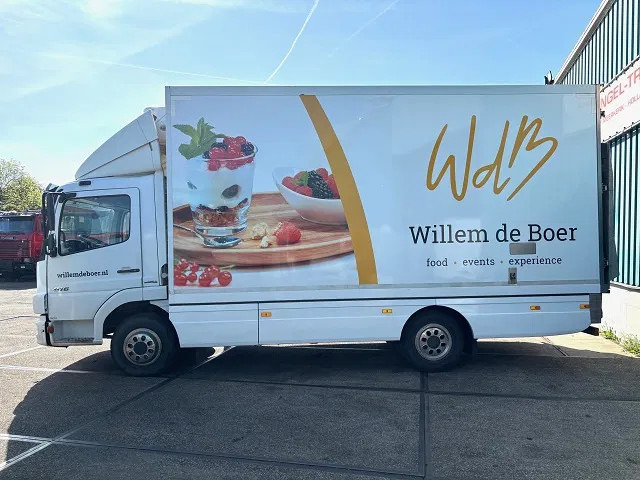 Mercedes-Benz Atego 816 L 4x2 ORIGINAL DUTCH COOLER TRUCK WITH CARRIER XARIOS 600D/E (MANUAL GEARBOX / AIRCONDITIONING / 2.000 KG. TAILLIFT) - Kühlkoffer LKW: das Bild 5 Mercedes-Benz Atego 816 L 4x2 ORIGINAL DUTCH COOLER TRUCK WITH CARRIER XARIOS 600D/E (MANUAL GEARBOX / AIRCONDITIONING / 2.000 KG. TAILLIFT) - Kühlkoffer LKW: das Bild 5