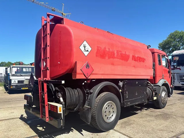 Mercedes-Benz SK 1726 (ORIGINAL GERMAN) 13.500 LITER TANK TRUCK (ZF16 MANUAL GEARBOX / FULL STEEL SUSPENSION / REDUCTION AXLE / ANALOG COUNTER - Tankwagen: das Bild 3 Mercedes-Benz SK 1726 (ORIGINAL GERMAN) 13.500 LITER TANK TRUCK (ZF16 MANUAL GEARBOX / FULL STEEL SUSPENSION / REDUCTION AXLE / ANALOG COUNTER - Tankwagen: das Bild 3