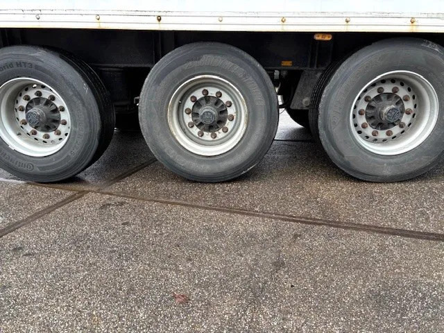 Koffer Auflieger Pacton / JUMBO 3-AXLE CLOSED BOX WITH FULL STEEL CHASSIS (BPW-AXLES / DRUM BRAKES / ABS BRAKE SYSTEM / 13.60 METER): das Bild 7