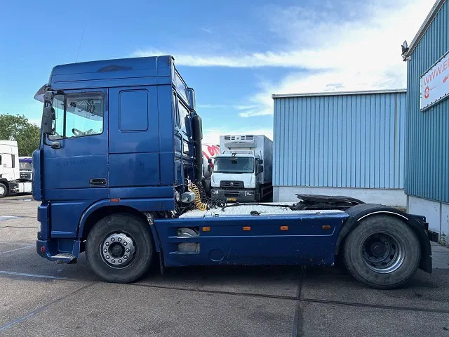 DAF 95.380 XF SPACECAB (EURO 2 / ZF16 MANUAL GEARBOX / HYDRAULIC KIT / P.T.O. / SIDE SKIRTS / AIRCONDITIONING) - Sattelzugmaschine: das Bild 5 DAF 95.380 XF SPACECAB (EURO 2 / ZF16 MANUAL GEARBOX / HYDRAULIC KIT / P.T.O. / SIDE SKIRTS / AIRCONDITIONING) - Sattelzugmaschine: das Bild 5