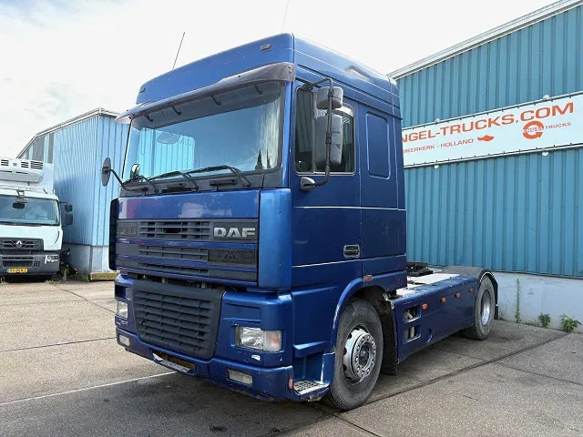 DAF 95.380 XF SPACECAB (EURO 2 / ZF16 MANUAL GEARBOX / HYDRAULIC KIT / P.T.O. / SIDE SKIRTS / AIRCONDITIONING) - Sattelzugmaschine: das Bild 1 DAF 95.380 XF SPACECAB (EURO 2 / ZF16 MANUAL GEARBOX / HYDRAULIC KIT / P.T.O. / SIDE SKIRTS / AIRCONDITIONING) - Sattelzugmaschine: das Bild 1