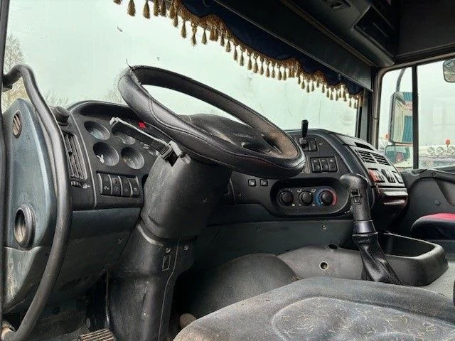 DAF 95.430 XF SPACECAB (EURO 3 / ZF16 MANUAL GEARBOX / ZF-INTARDER / AIRCONDITIONING / 870 LITER DIESELTANK) – Leasing DAF 95.430 XF SPACECAB (EURO 3 / ZF16 MANUAL GEARBOX / ZF-INTARDER / AIRCONDITIONING / 870 LITER DIESELTANK): das Bild 7