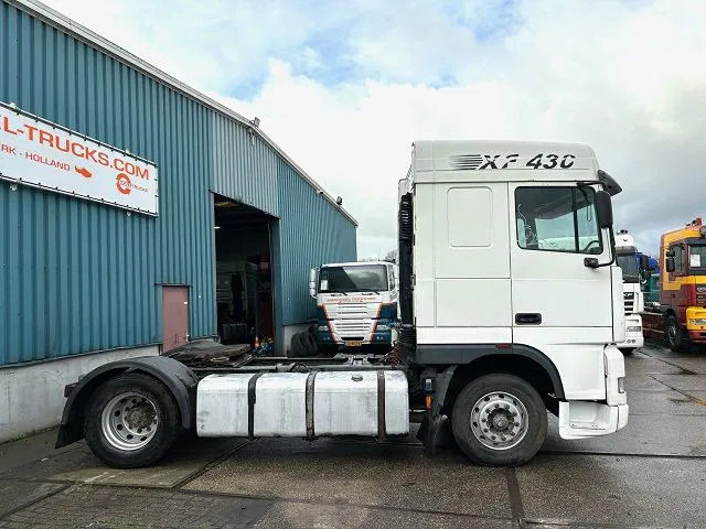 DAF 95.430 XF SPACECAB (EURO 3 / ZF16 MANUAL GEARBOX / ZF-INTARDER / AIRCONDITIONING) - Sattelzugmaschine: das Bild 4 DAF 95.430 XF SPACECAB (EURO 3 / ZF16 MANUAL GEARBOX / ZF-INTARDER / AIRCONDITIONING) - Sattelzugmaschine: das Bild 4