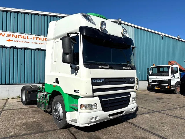 DAF CF 85.410 SPACECAB 4x2 (ZF16 MANUAL GEARBOX / MX-BRAKE / 995 LITER DIESELTANK / AIRCONDITIONING / FRIDGE UNTHER BED) - Sattelzugmaschine: das Bild 2 DAF CF 85.410 SPACECAB 4x2 (ZF16 MANUAL GEARBOX / MX-BRAKE / 995 LITER DIESELTANK / AIRCONDITIONING / FRIDGE UNTHER BED) - Sattelzugmaschine: das Bild 2