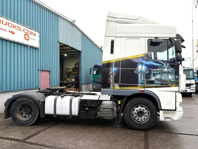 DAF XF 105.460 ATE SPACEAB 4x2 (EURO 5 / ZF MANUAL GEARBOX / ZF-INTARDER / HYDRAULIC KIT / P.T.O. / AIRCONDITIONING / ETC.) - Sattelzugmaschine: das Bild 4 DAF XF 105.460 ATE SPACEAB 4x2 (EURO 5 / ZF MANUAL GEARBOX / ZF-INTARDER / HYDRAULIC KIT / P.T.O. / AIRCONDITIONING / ETC.) - Sattelzugmaschine: das Bild 4