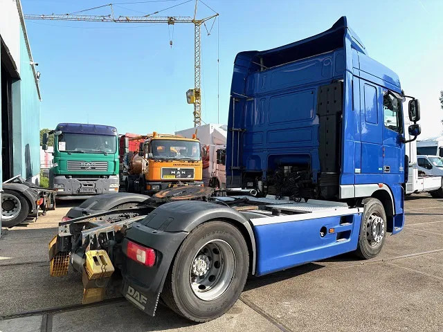 DAF XF 105.460 ATE SPACECAB (ZF16 MANUAL GEARBOX / HYDRAULIC KIT / P.T.O. / ADR-VLG / FULL SPOILERSET / FRIDGE) - Sattelzugmaschine: das Bild 3 DAF XF 105.460 ATE SPACECAB (ZF16 MANUAL GEARBOX / HYDRAULIC KIT / P.T.O. / ADR-VLG / FULL SPOILERSET / FRIDGE) - Sattelzugmaschine: das Bild 3