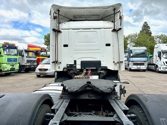 Sattelzugmaschine Scania R124-400 L 4x2 SLEEPERCAB ADR/VLG (2 FUEL LINES!!) (EURO 2 / 12 GEARS MANUAL GEARBOX / RETARDER / BLOWER / P.T.O. / AIRCONDITION: das Bild 10