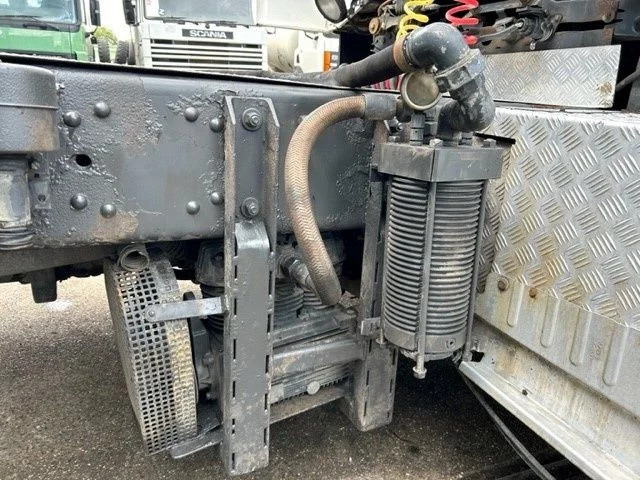 Sattelzugmaschine Scania R124-400 L 4x2 SLEEPERCAB ADR/VLG (2 FUEL LINES!!) (EURO 2 / 12 GEARS MANUAL GEARBOX / RETARDER / BLOWER / P.T.O. / AIRCONDITION: das Bild 12