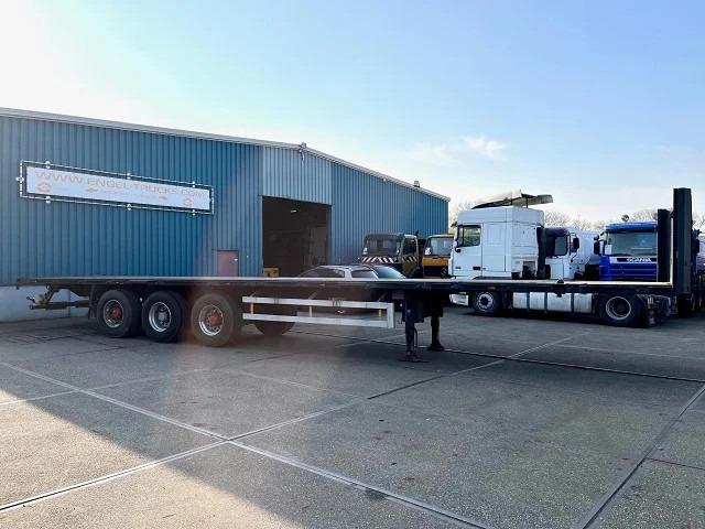 Van Hool 3B1047 13.60M. FLATBED TRAILER WITH 40FT TWISTLOCKS (SAF-AXLES / DISC BRAKES / 40FT TWISTLOCKS) - Pritschenauflieger/ Plattformauflieger: das Bild 4 Van Hool 3B1047 13.60M. FLATBED TRAILER WITH 40FT TWISTLOCKS (SAF-AXLES / DISC BRAKES / 40FT TWISTLOCKS) - Pritschenauflieger/ Plattformauflieger: das Bild 4