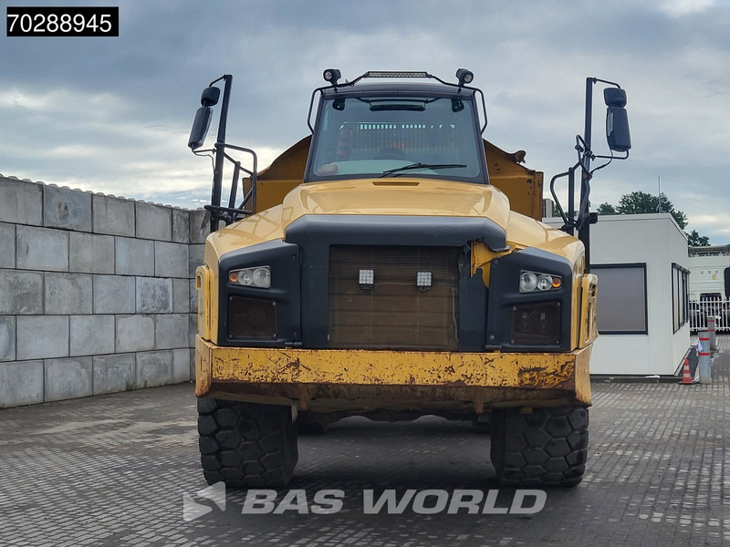 Knickgelenkter Dumper Caterpillar 740 B: das Bild 10