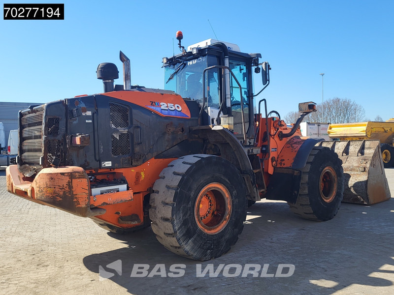 Radlader Hitachi ZW250 -6: das Bild 7
