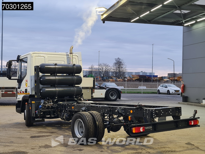 Iveco Eurocargo 120E210 4X2 NEW! 12 tons CNG chassis Automatic Airco Cruise control Euro 6 - Fahrgestell LKW: das Bild 3 Iveco Eurocargo 120E210 4X2 NEW! 12 tons CNG chassis Automatic Airco Cruise control Euro 6 - Fahrgestell LKW: das Bild 3