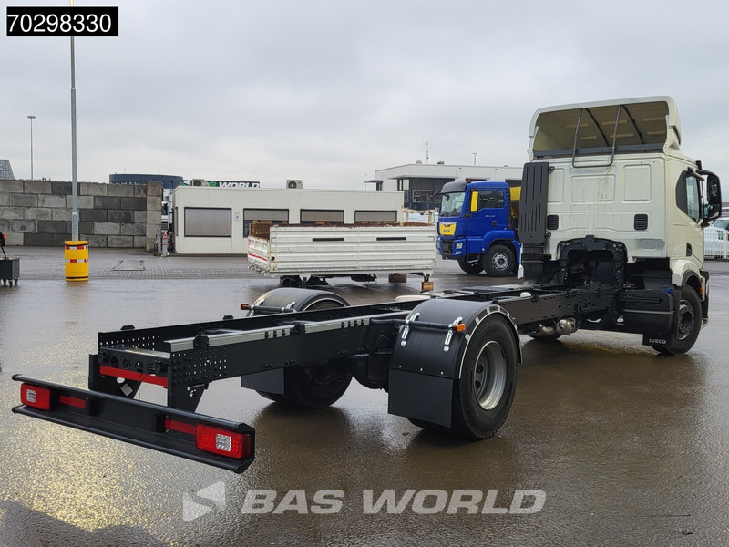 Iveco S-WAY 340 4X2 NEW! Chassis Automatic LED ACC Euro 6 - Fahrgestell LKW: das Bild 3 Iveco S-WAY 340 4X2 NEW! Chassis Automatic LED ACC Euro 6 - Fahrgestell LKW: das Bild 3