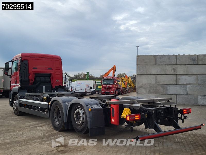 MAN TGS 26.320 TGS 6X2 ADR BDF Lift + Steering Axle Euro 6 - Containerwagen/ Wechselfahrgestell LKW: das Bild 2 MAN TGS 26.320 TGS 6X2 ADR BDF Lift + Steering Axle Euro 6 - Containerwagen/ Wechselfahrgestell LKW: das Bild 2