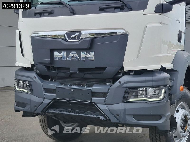 Fahrgestell LKW neu kaufen MAN TGS 40.400 6X4 NEW 6x4 chassis PTO Preparation Steelsuspension Big-Axle Automatic Euro 2: das Bild 14