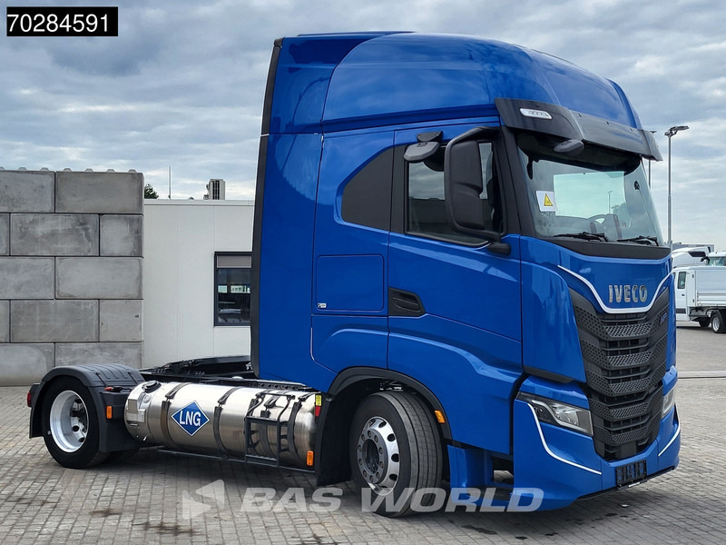 Iveco S-Way 460 4X2 Retarder 2xTanks Mega ACC LED Navi Euro 6 - Sattelzugmaschine: das Bild 3 Iveco S-Way 460 4X2 Retarder 2xTanks Mega ACC LED Navi Euro 6 - Sattelzugmaschine: das Bild 3