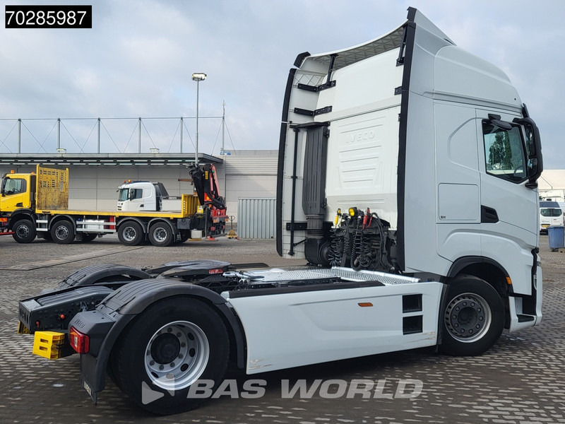 Iveco S-Way 490 4X2 Retarder Standklima 2xTanks Navi - Sattelzugmaschine: das Bild 5 Iveco S-Way 490 4X2 Retarder Standklima 2xTanks Navi - Sattelzugmaschine: das Bild 5