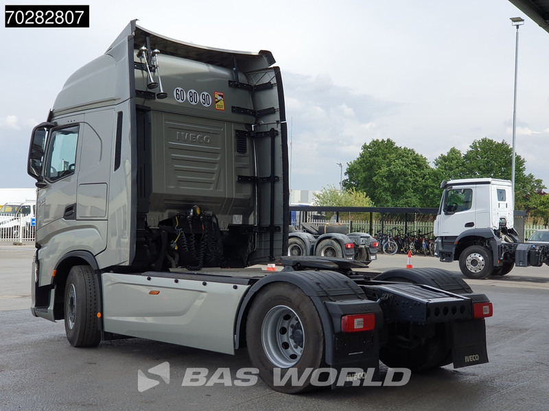 Iveco S-Way 530 4X2 Retarder Standklima LED Navi Euro 6 - Sattelzugmaschine: das Bild 2 Iveco S-Way 530 4X2 Retarder Standklima LED Navi Euro 6 - Sattelzugmaschine: das Bild 2