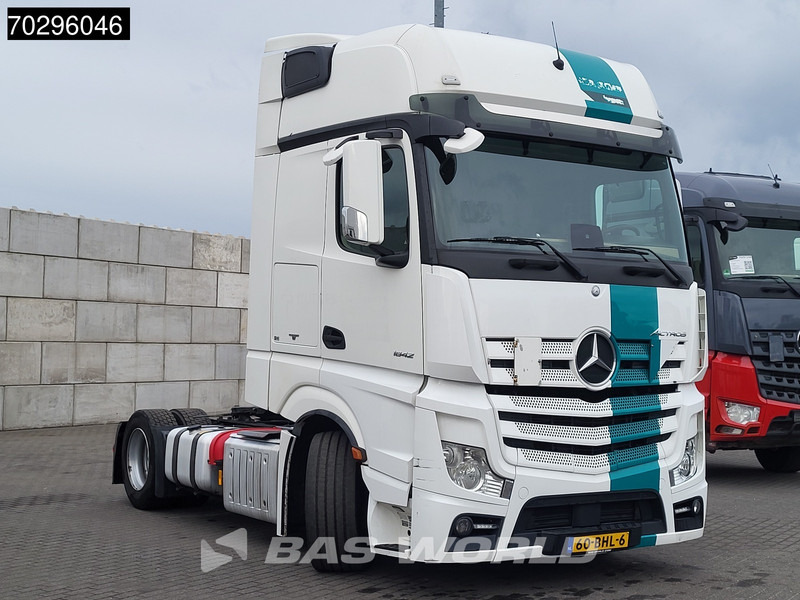Mercedes-Benz Actros 1842 Actros 4X2 GigaSpace NL-Truck Mega 2xTanks ACC Standklima Euro 6 - Sattelzugmaschine: das Bild 3 Mercedes-Benz Actros 1842 Actros 4X2 GigaSpace NL-Truck Mega 2xTanks ACC Standklima Euro 6 - Sattelzugmaschine: das Bild 3