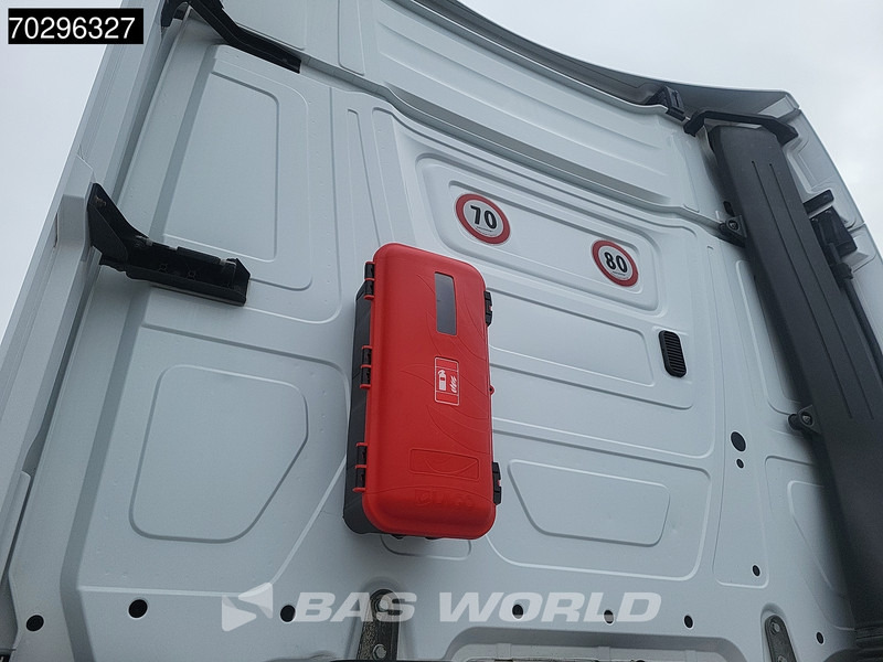 Mercedes-Benz Actros 1845 Actros 4X2 StreamSpace Retarder ADR 2xTanks Euro 6 - Sattelzugmaschine: das Bild 5 Mercedes-Benz Actros 1845 Actros 4X2 StreamSpace Retarder ADR 2xTanks Euro 6 - Sattelzugmaschine: das Bild 5
