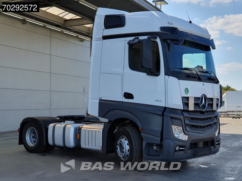 Mercedes-Benz Actros 1851 4X2 2xTanks Euro 6 - Sattelzugmaschine: das Bild 3 Mercedes-Benz Actros 1851 4X2 2xTanks Euro 6 - Sattelzugmaschine: das Bild 3