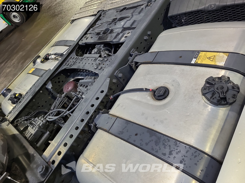 Sattelzugmaschine Mercedes-Benz Actros 1951 4X2 BigSpace Retarder Full-Air 2x Tanks Alcoa's: das Bild 9 Sattelzugmaschine Mercedes-Benz Actros 1951 4X2 BigSpace Retarder Full-Air 2x Tanks Alcoa's: das Bild 9